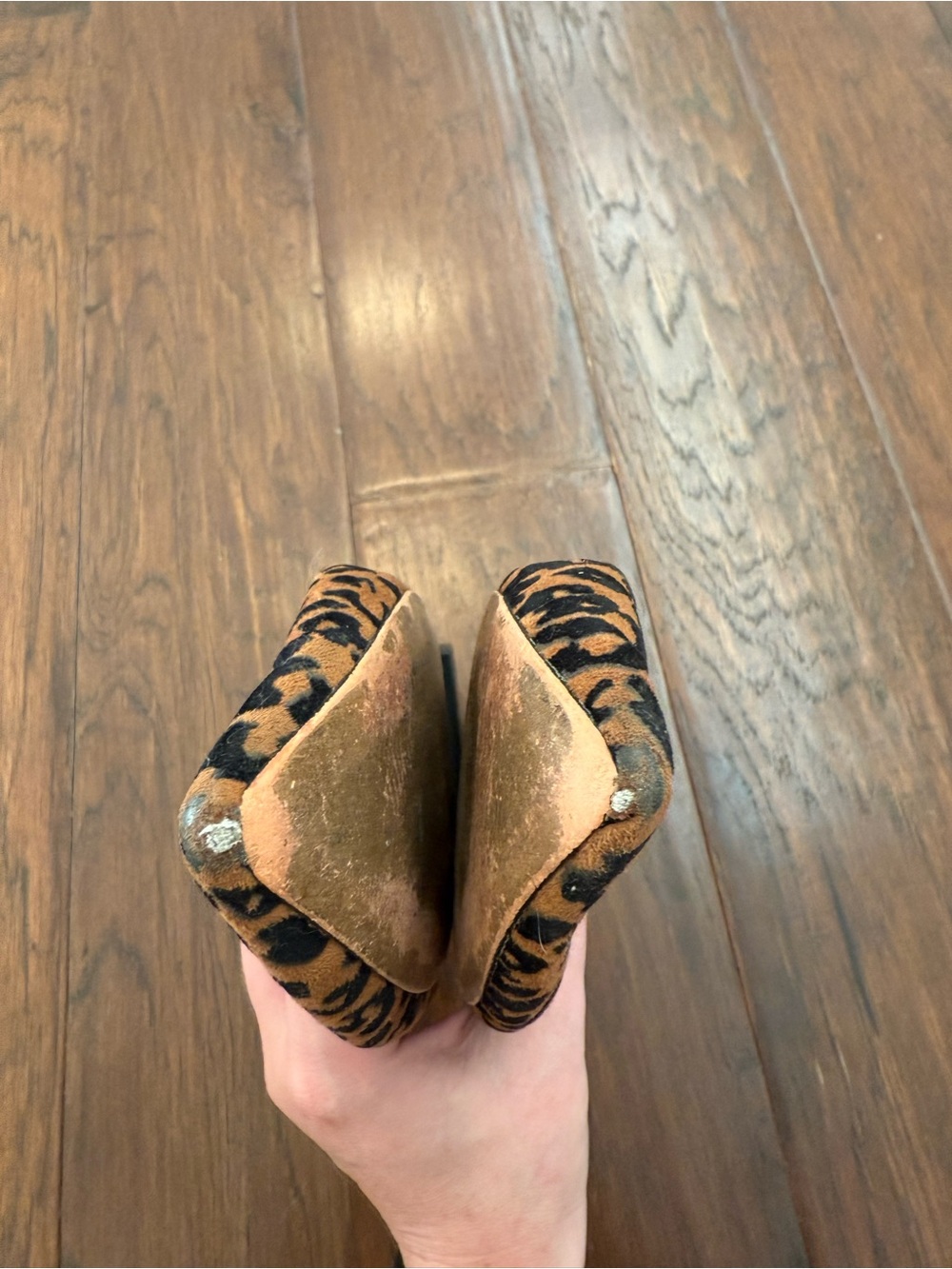 Steve Madden Leopard Print Pointed Slip-On Mules in Tan and Black - Picture 3 of 3
